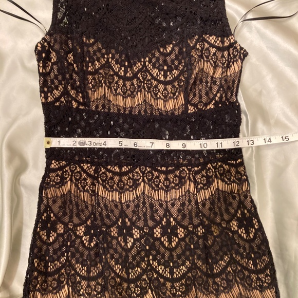 Blanc Black & Nude Lace Mini Dress Size S Fits Like XS or XXS Excellent Used Con - Picture 10 of 12
